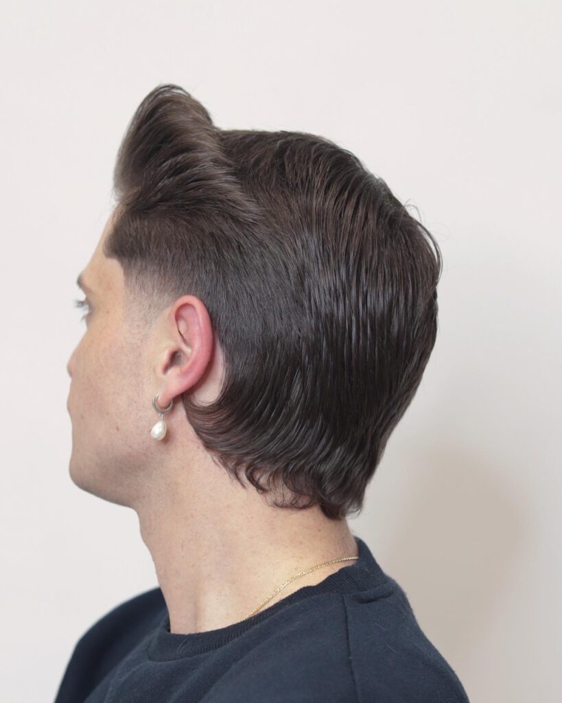 Mullet con sfumatura laterale, vista di profilo